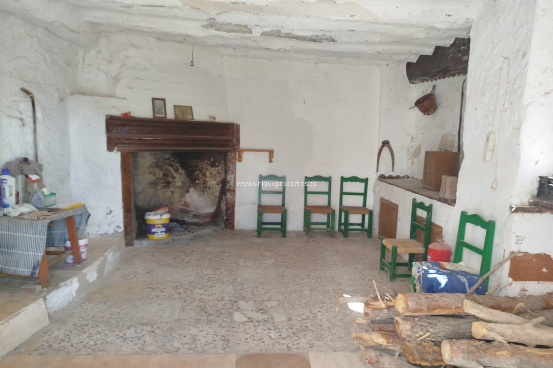 Resale - Village House -
Cullar de Baza