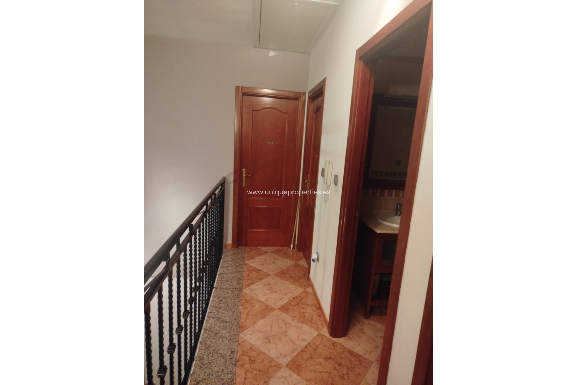 Resale - Village House -
Fines