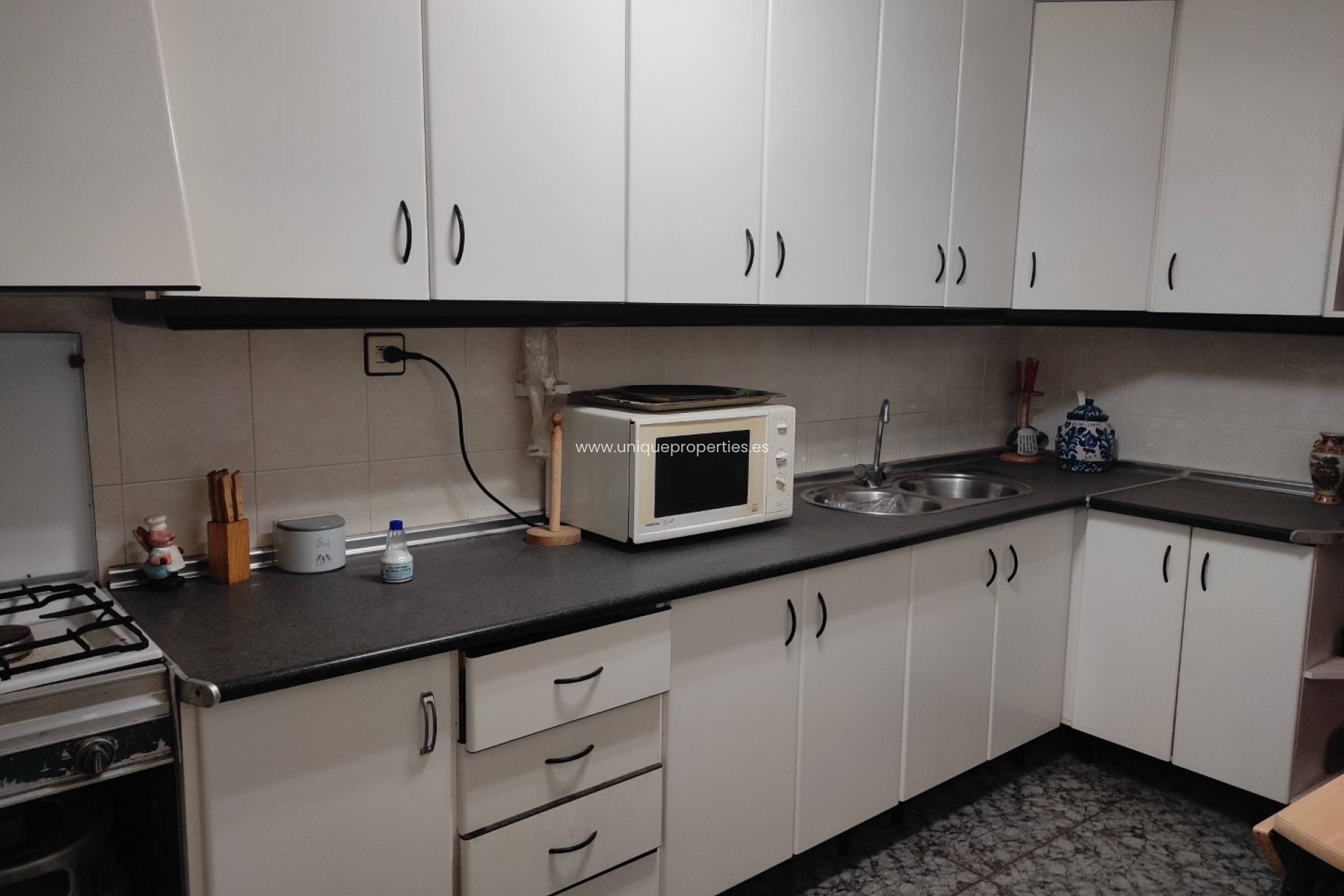 Resale - Village House -
Higueral