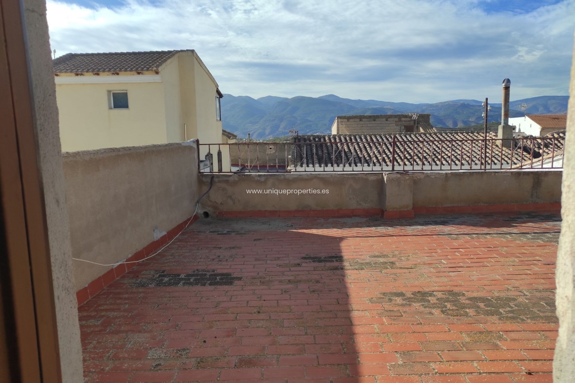 Resale - Village House -
Higueral
