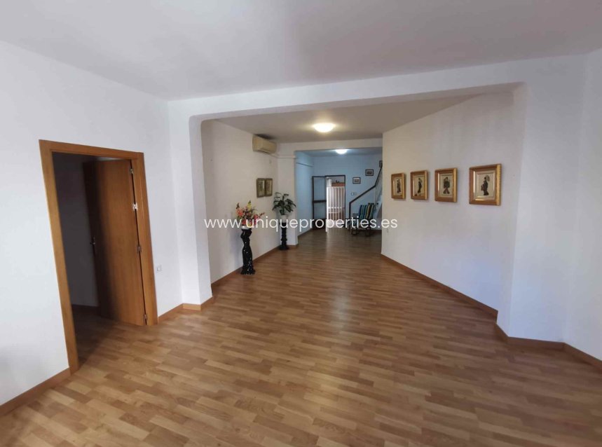 Resale - Village House -
Lijar