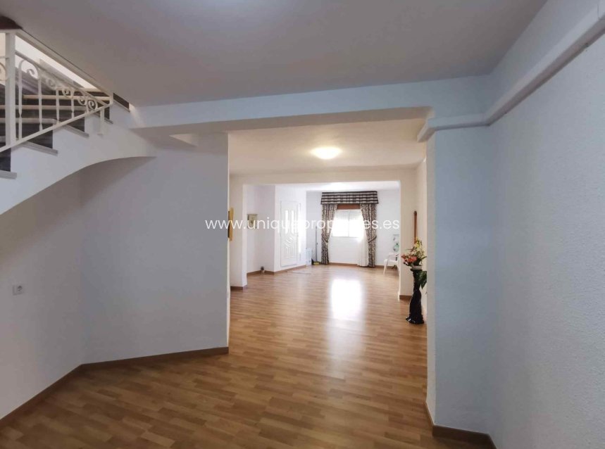 Resale - Village House -
Lijar