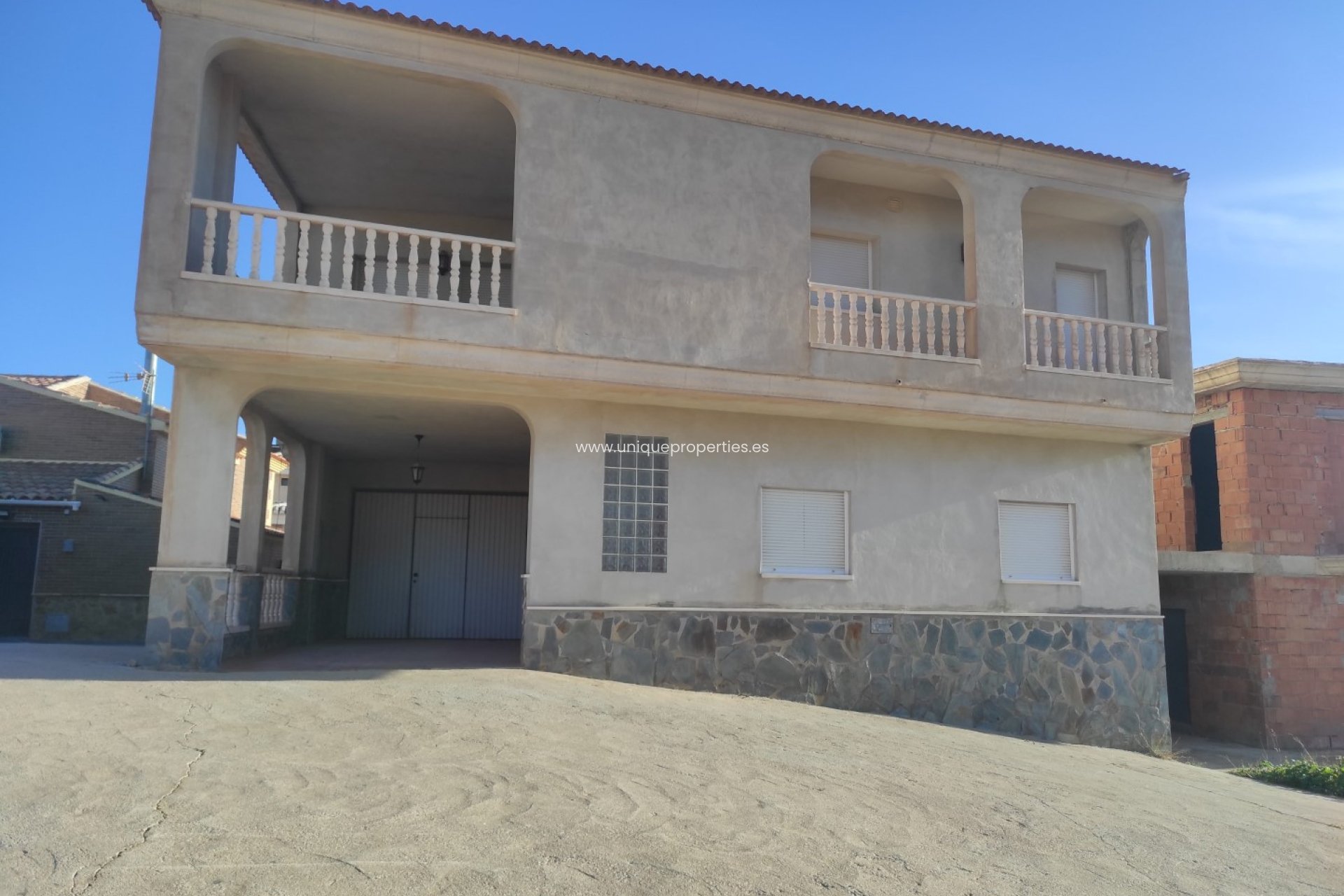 Resale - Village House -
Lucar