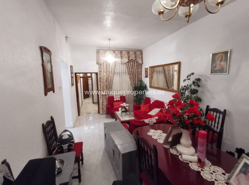 Resale - Village House -
Macael