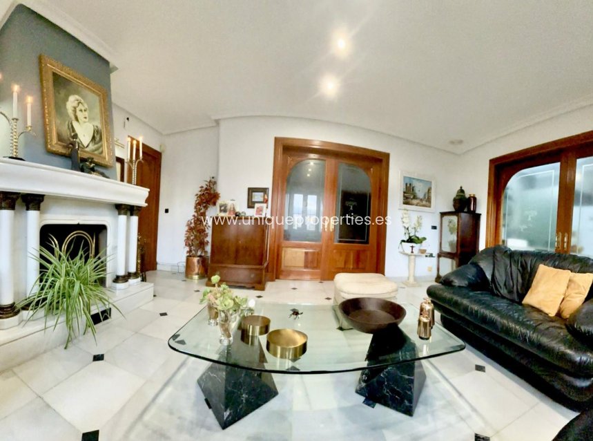 Resale - Village House -
Olula del Rio