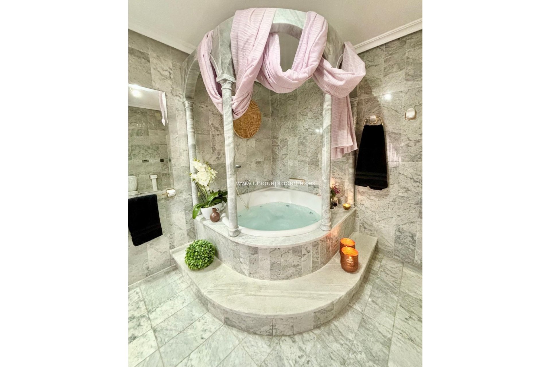 Resale - Village House -
Olula del Rio