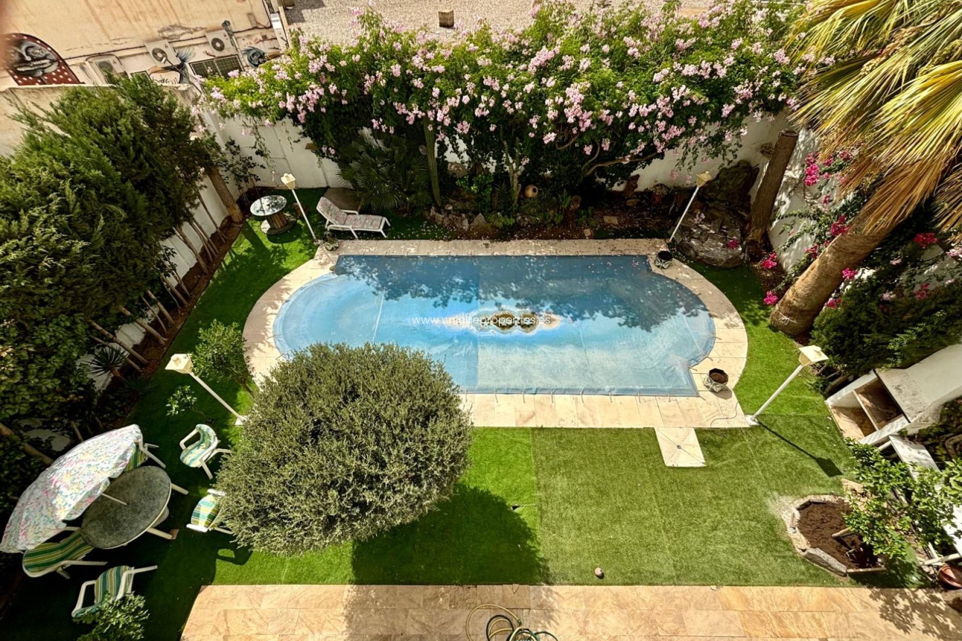 Resale - Village House -
Olula del Rio
