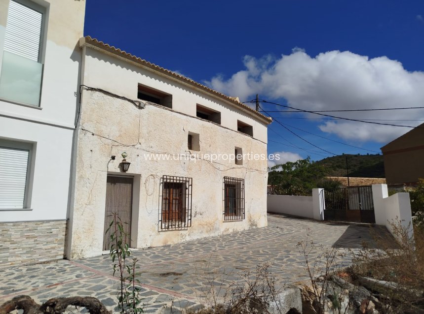 Resale - Village House -
Oria