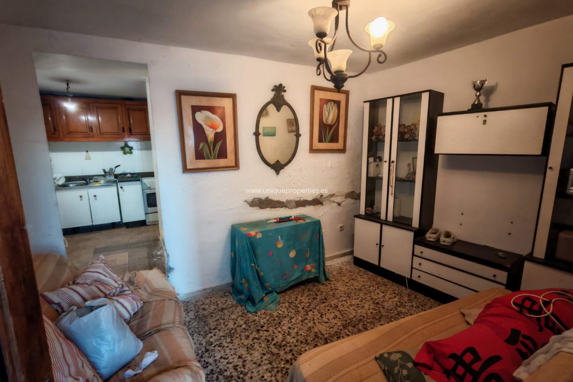 Resale - Village House -
Purchena