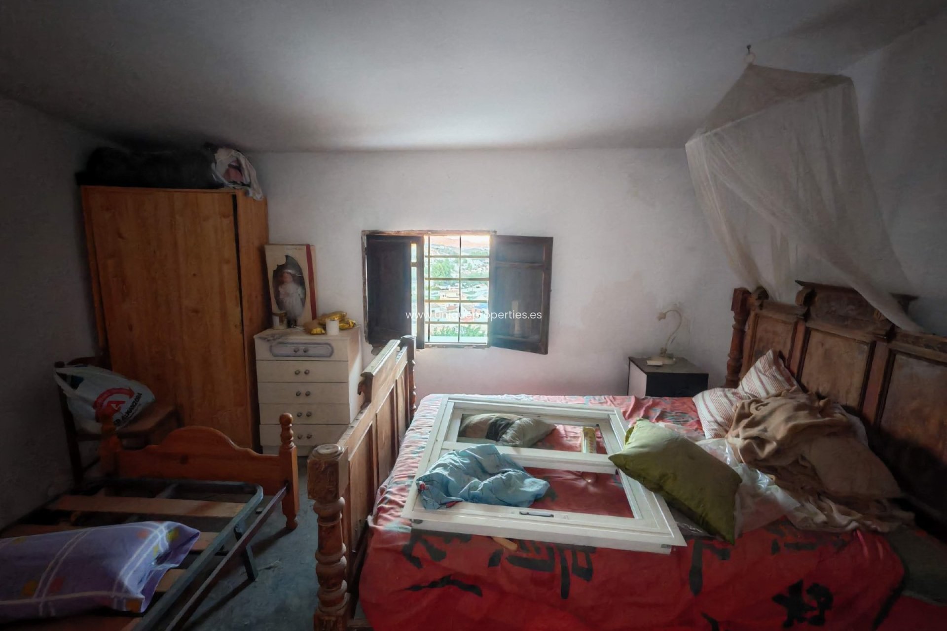 Resale - Village House -
Purchena