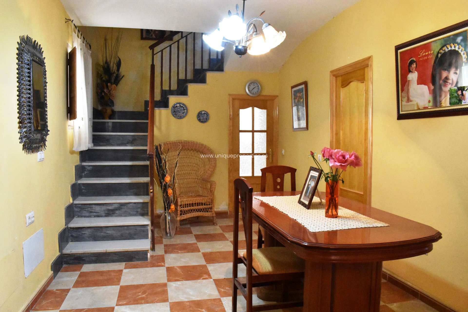 Resale - Village House -
Purchena