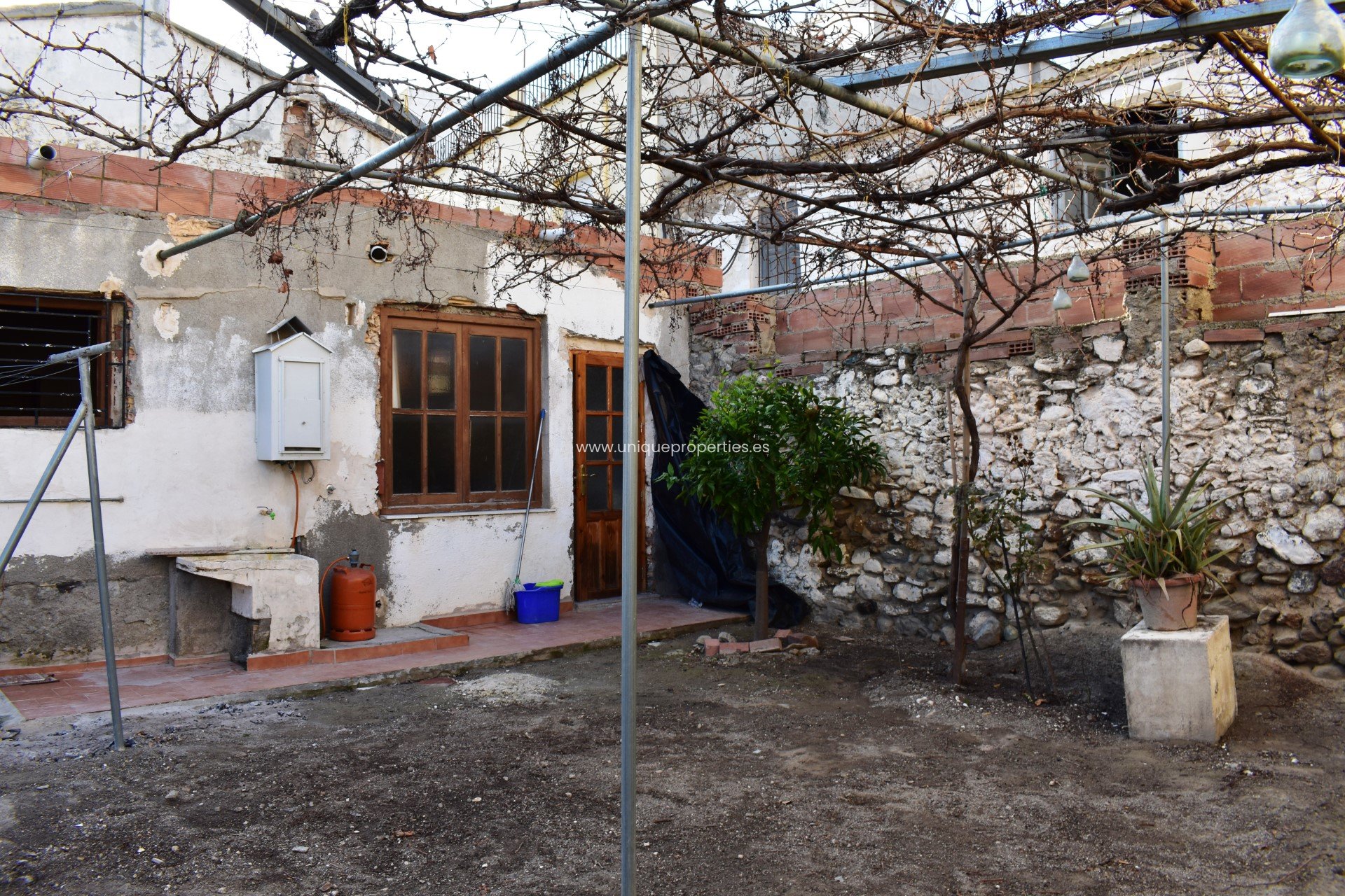 Resale - Village House -
Purchena