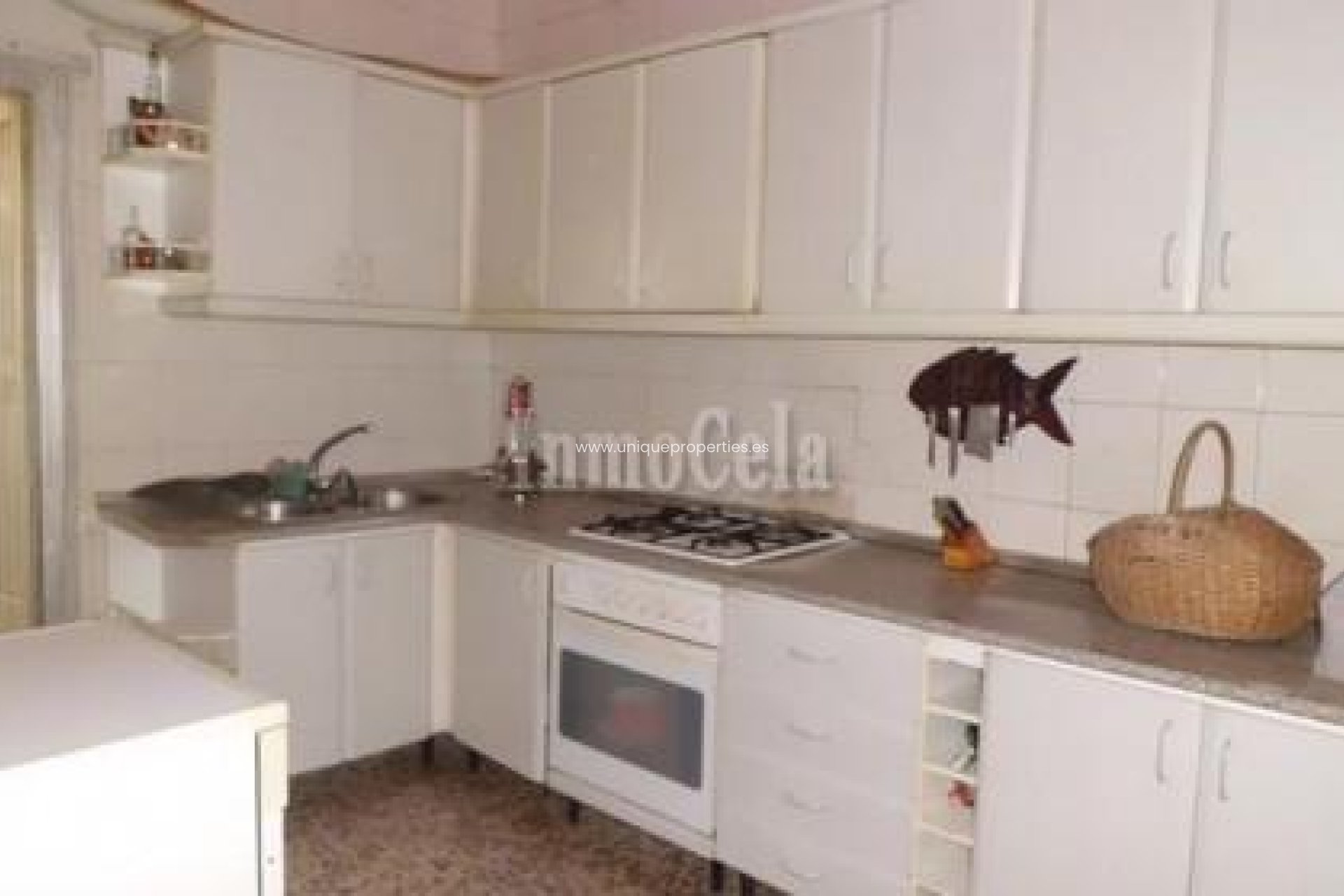 Resale - Village House -
Purchena