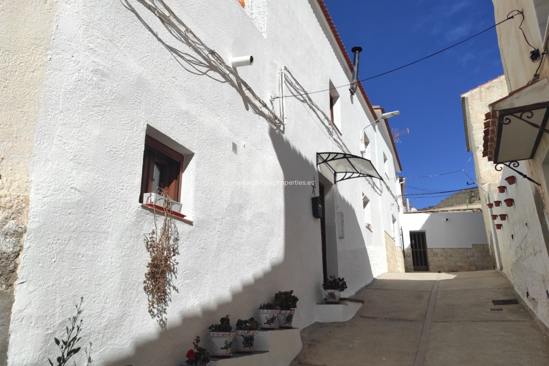 Resale - Village House -
Somontin