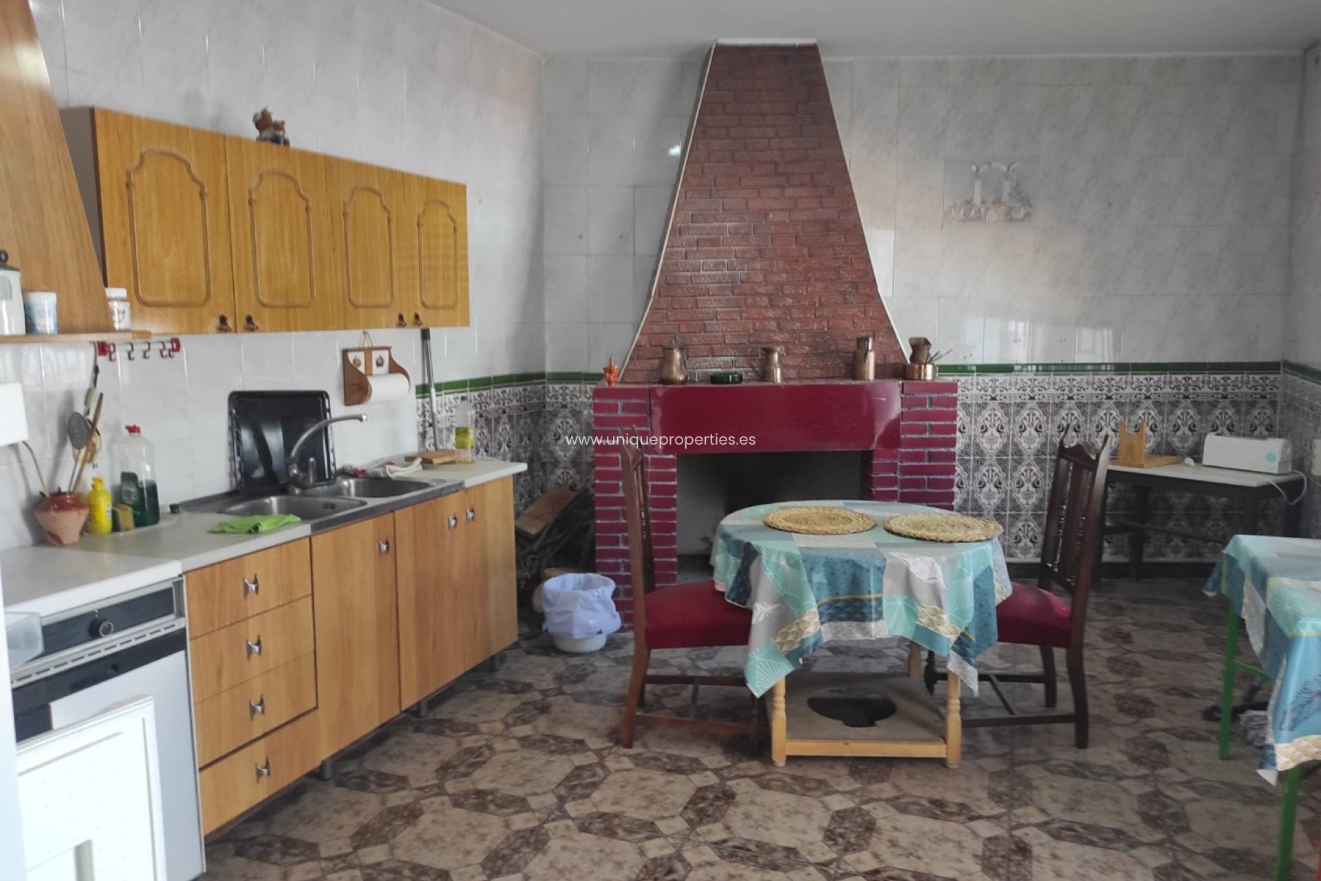 Resale - Village House -
Somontin