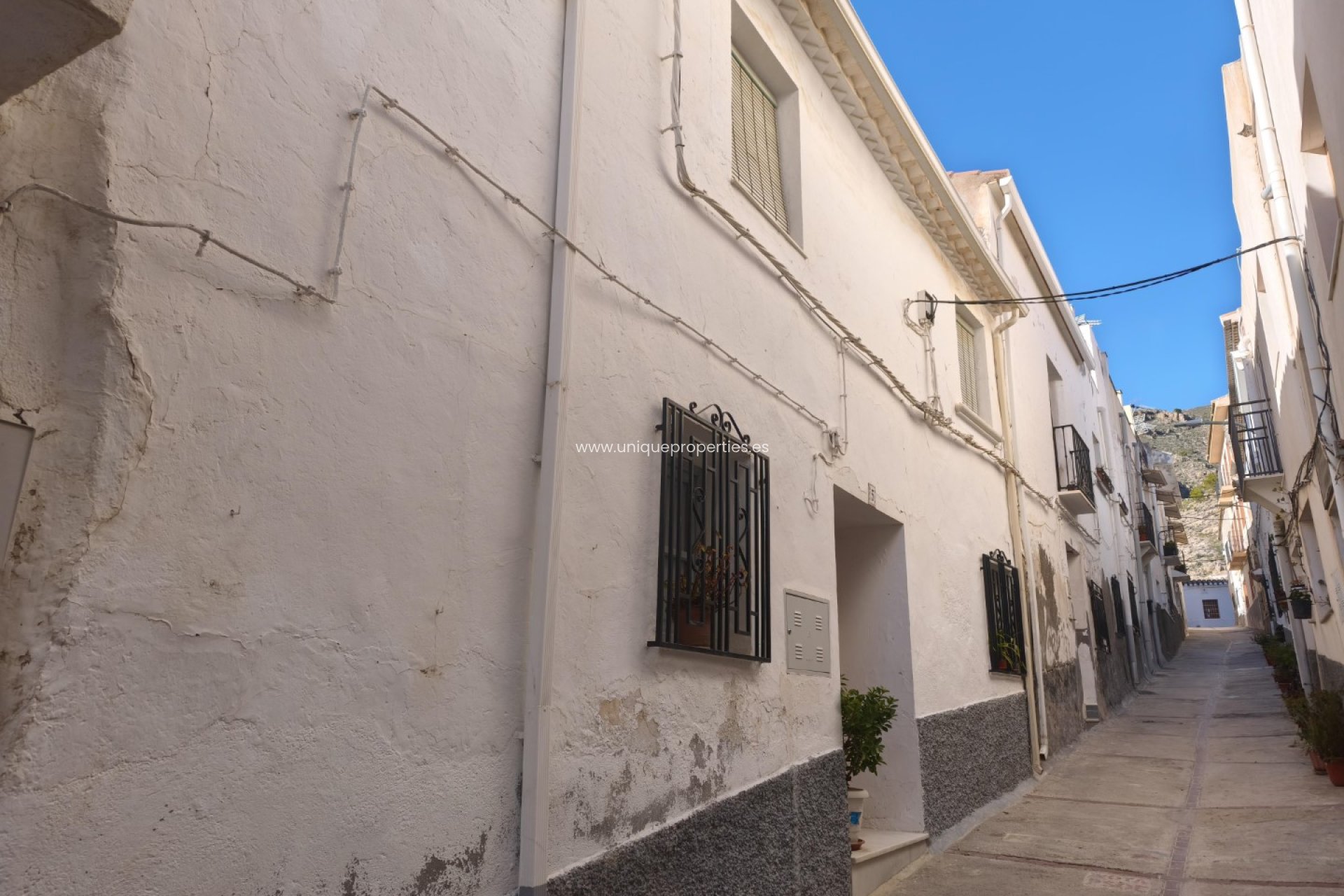 Resale - Village House -
Somontin