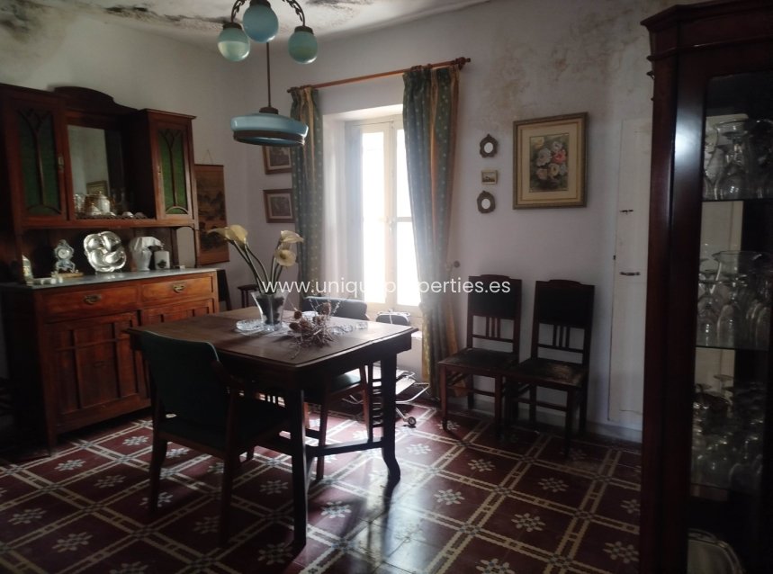 Resale - Village House -
Tijola