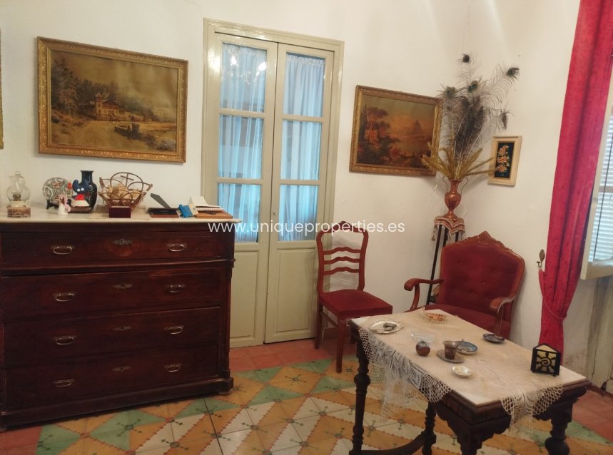 Resale - Village House -
Tijola