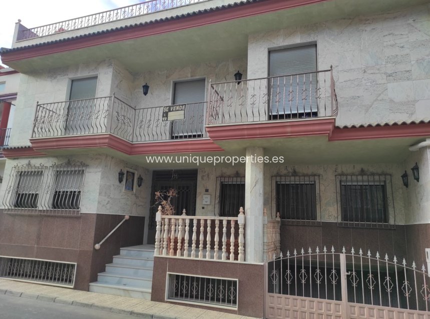 Resale - Village House -
Tijola