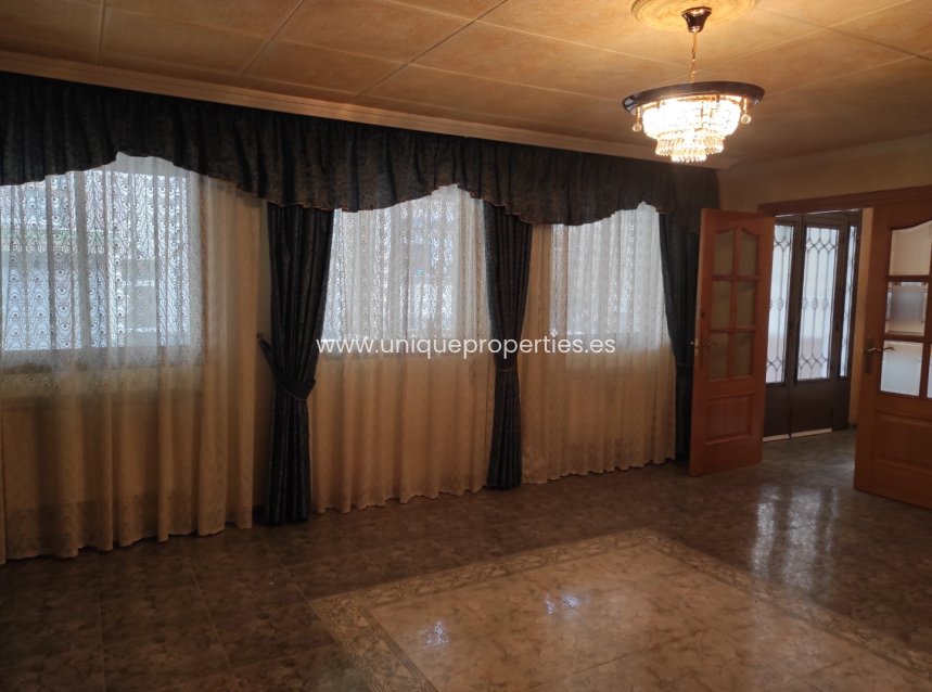 Resale - Village House -
Tijola