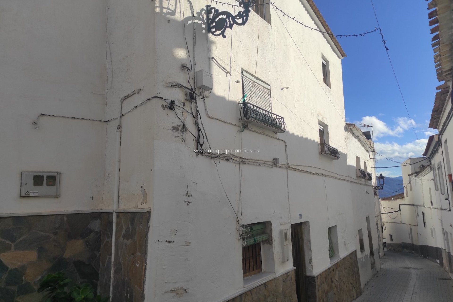 Resale - Village House -
Urracal
