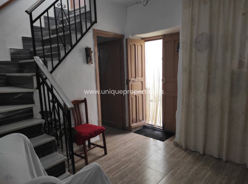 Resale - Village House -
Urracal