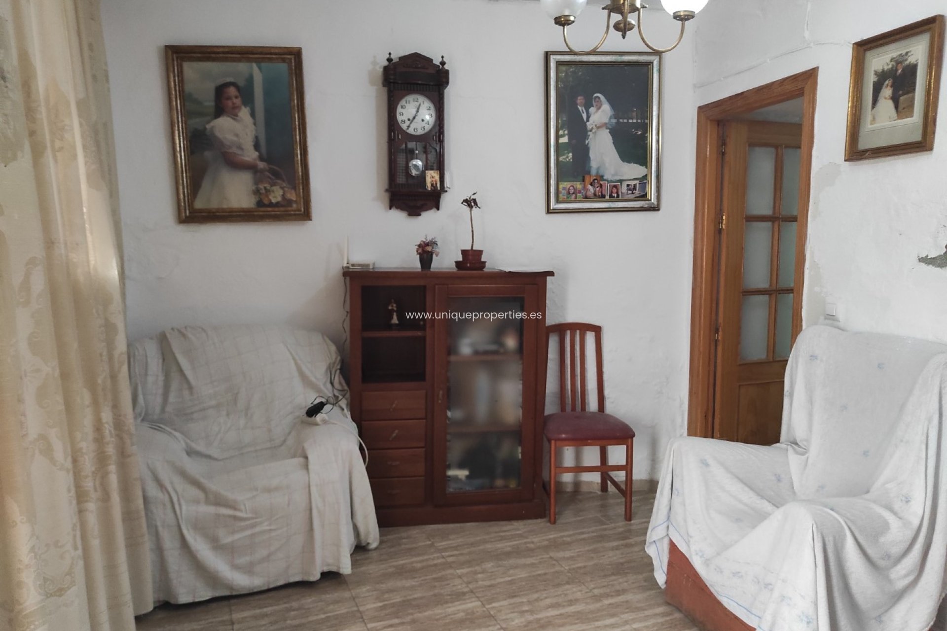 Resale - Village House -
Urracal