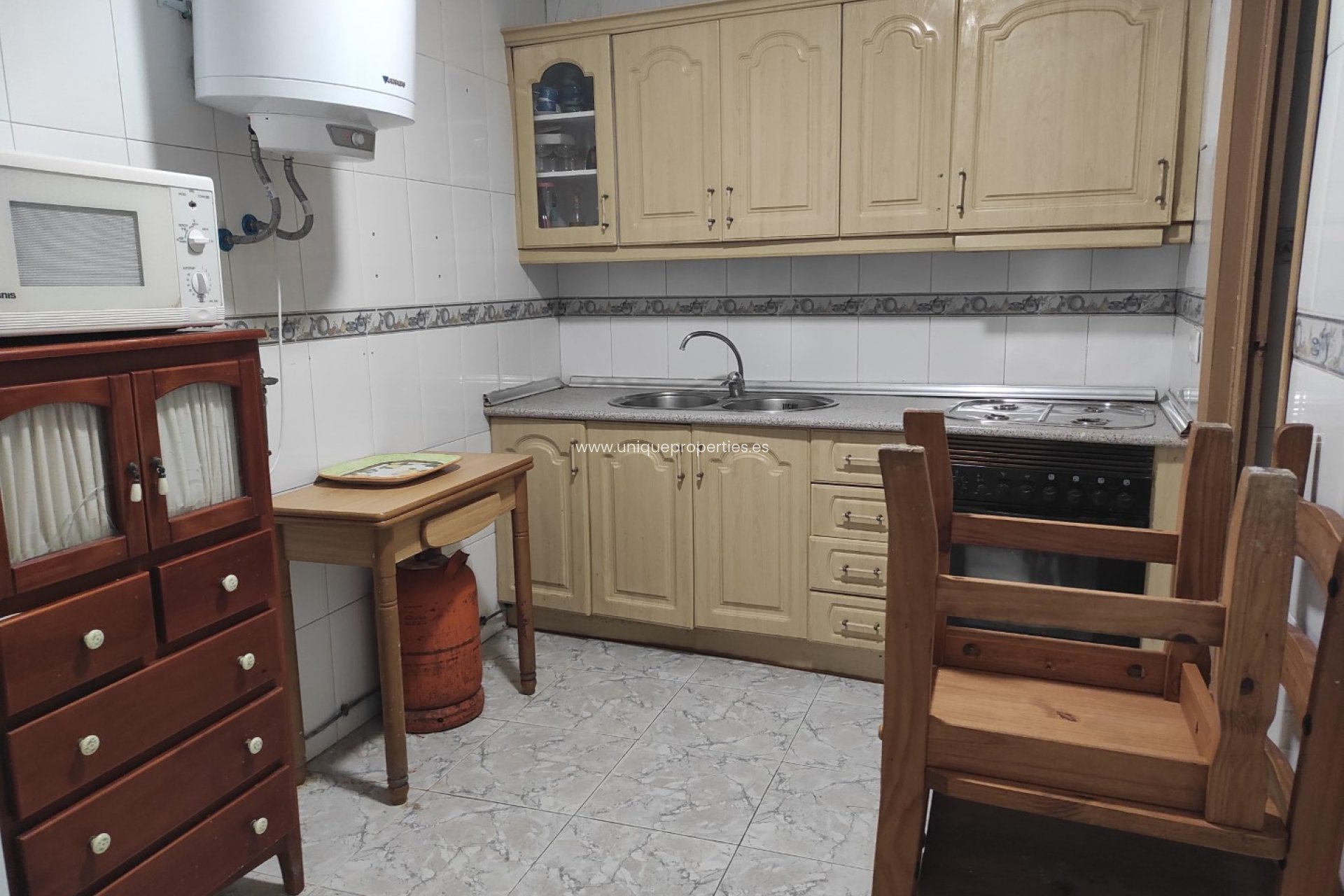 Resale - Village House -
Urracal