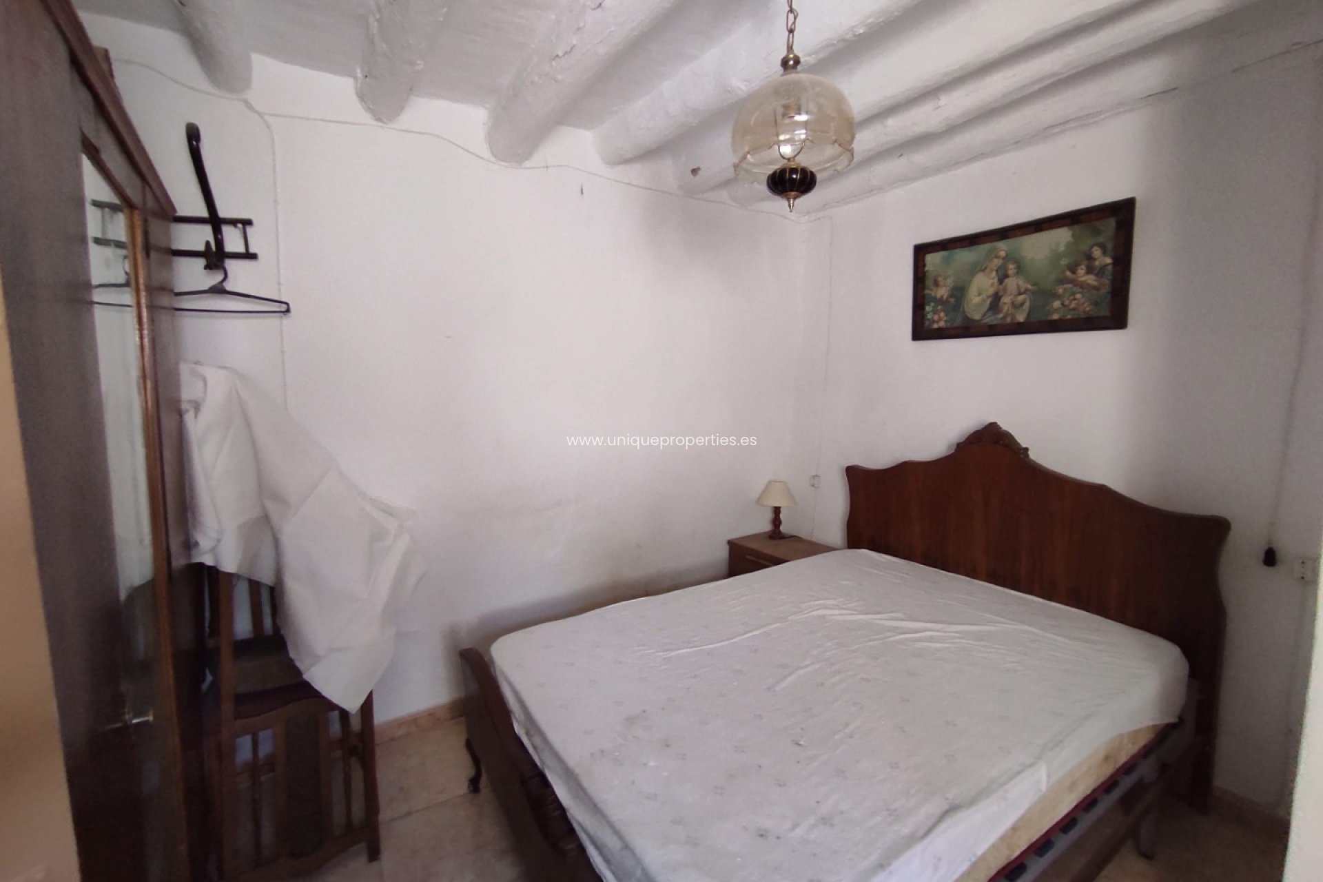 Resale - Village House -
Urracal