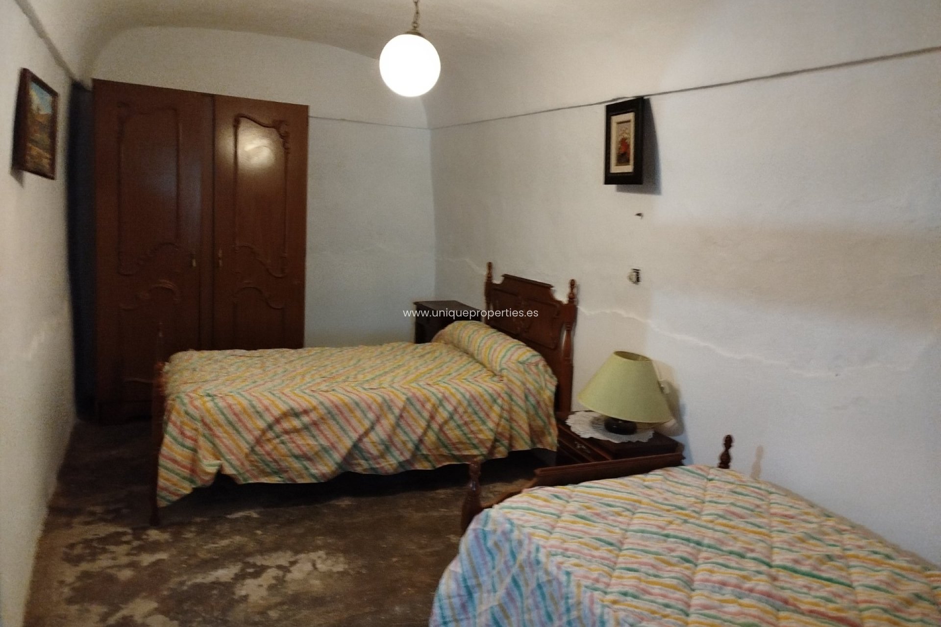 Reventa - Cave House -
Cullar de Baza