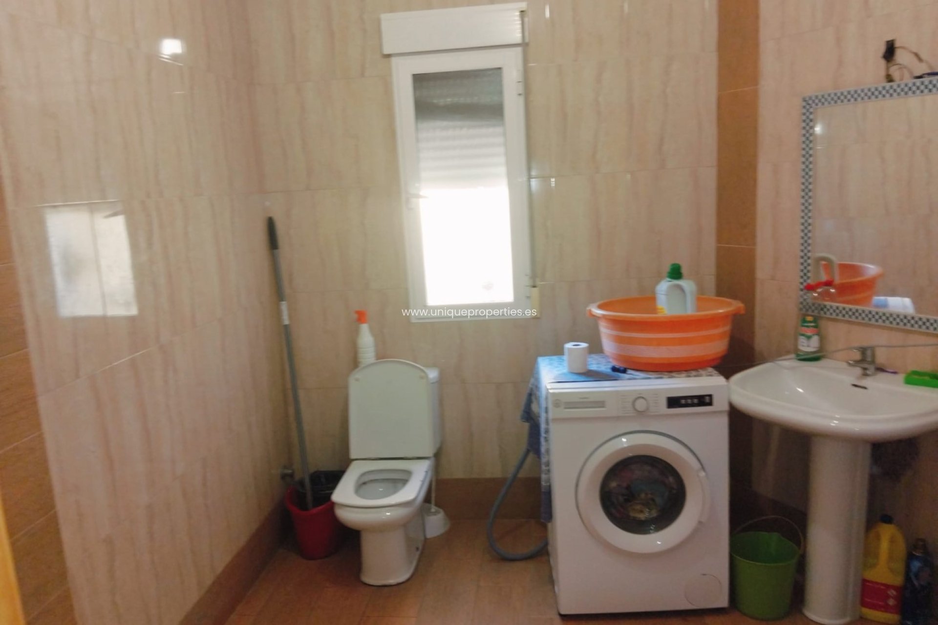 Reventa - Cave House -
Huescar