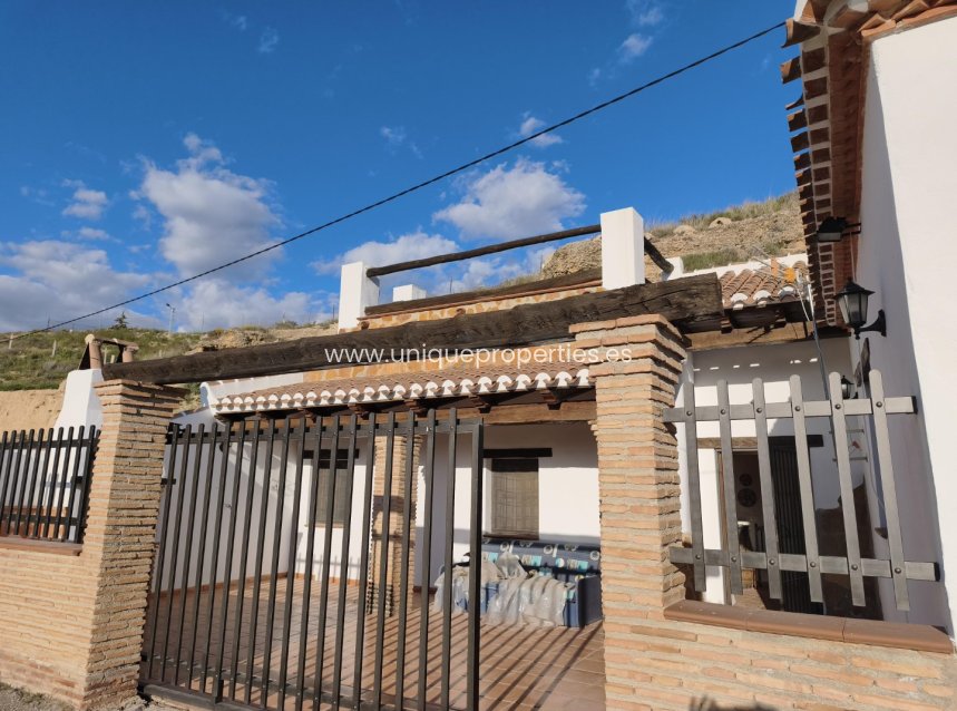 Reventa - Cave House -
Huescar