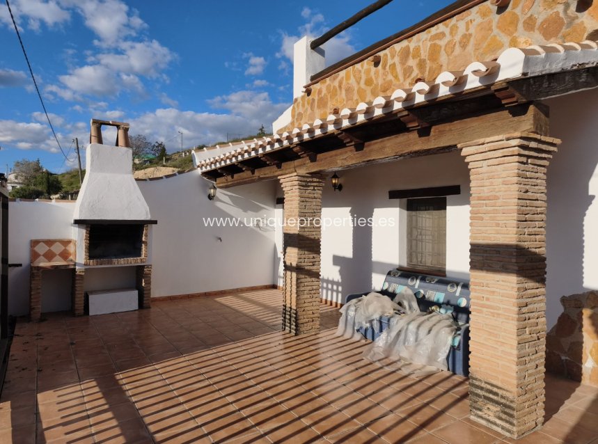 Reventa - Cave House -
Huescar