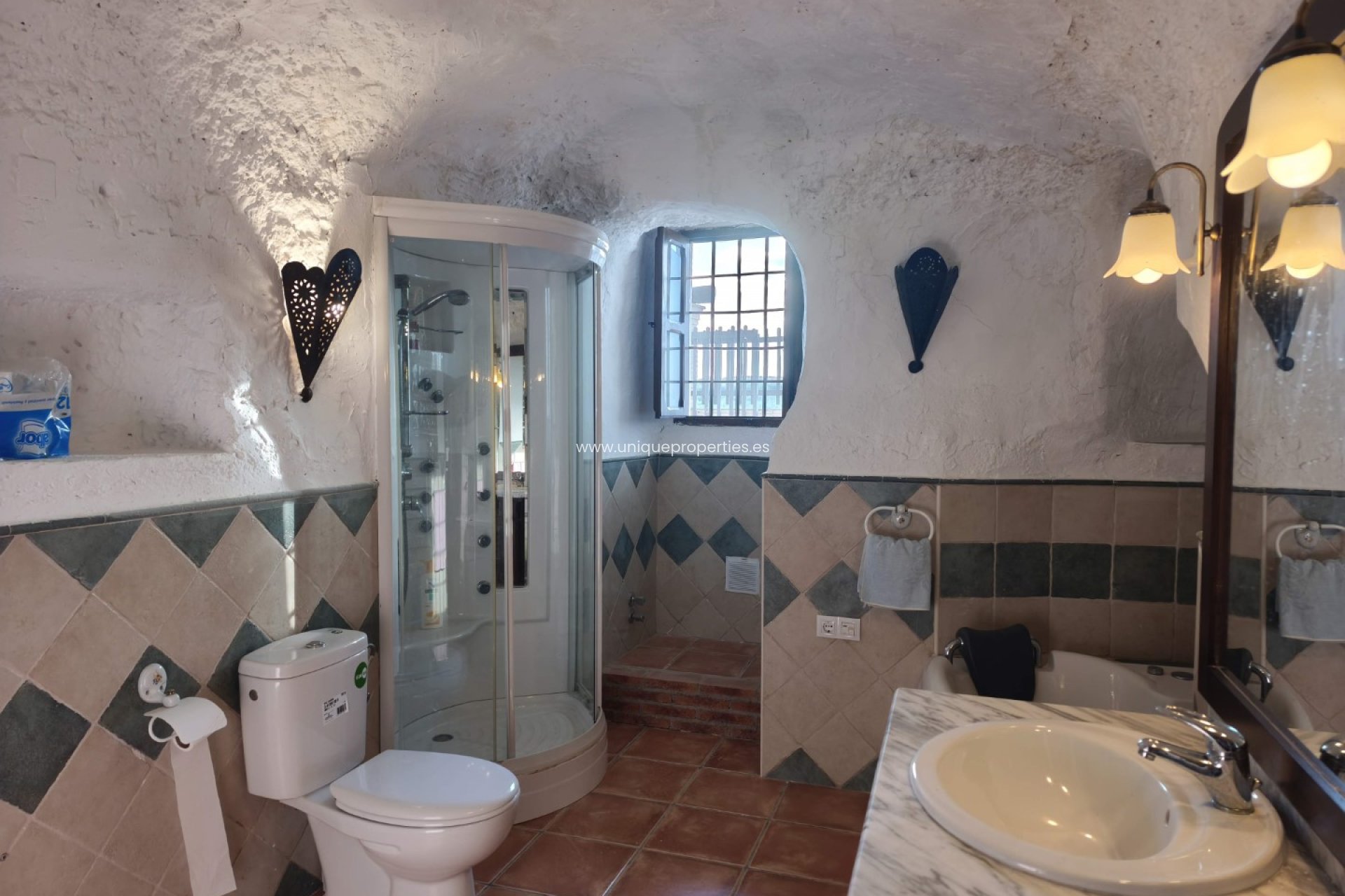 Reventa - Cave House -
Huescar