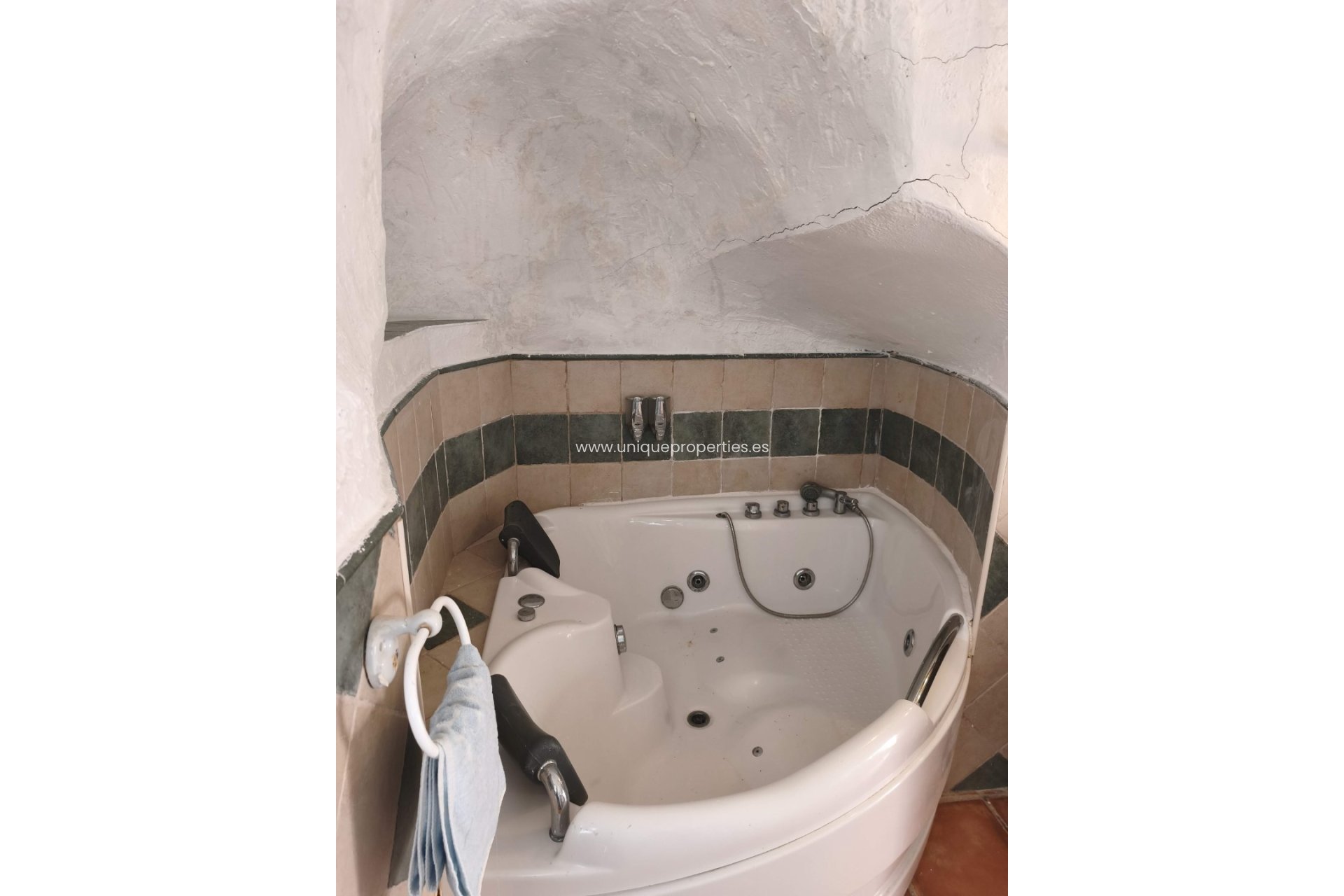 Reventa - Cave House -
Huescar