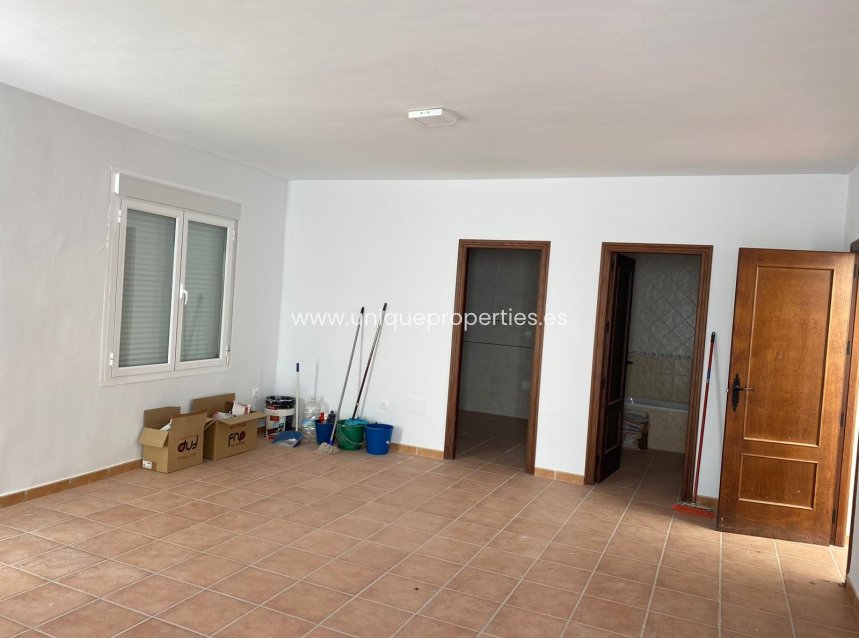 Reventa - Cave House -
Pozo Alcon