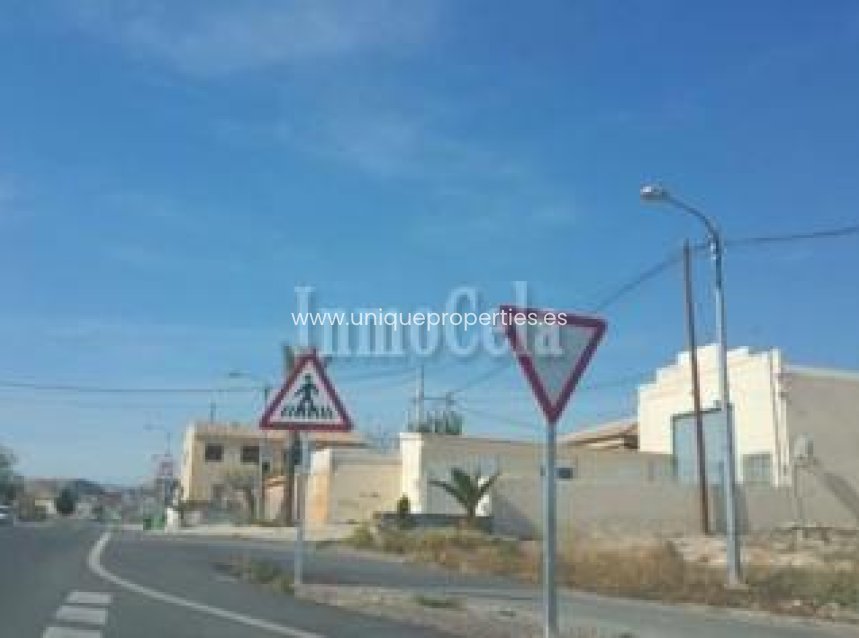 Reventa - Comercial -
Albox