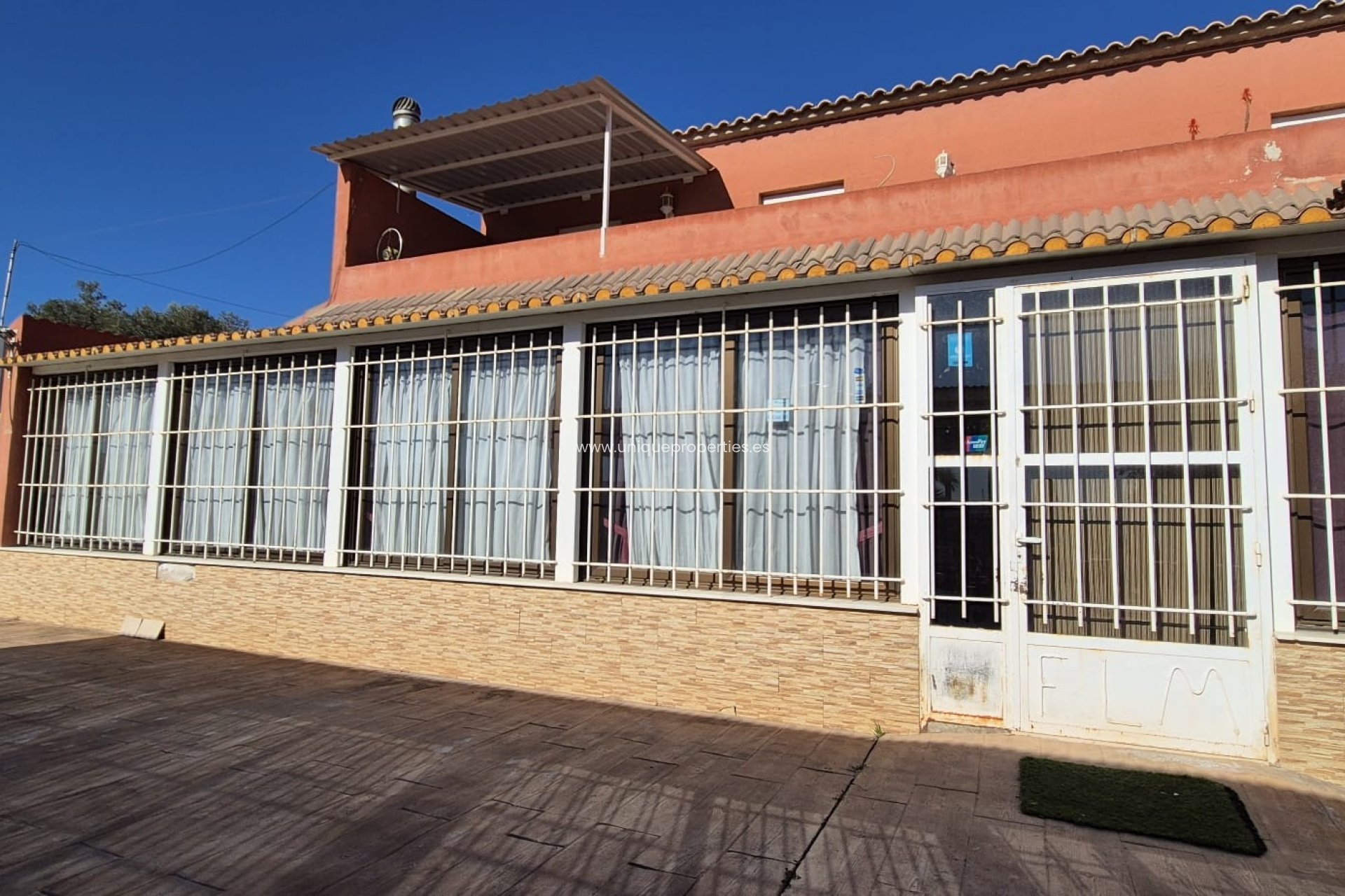 Reventa - Commercial Property -
Albox