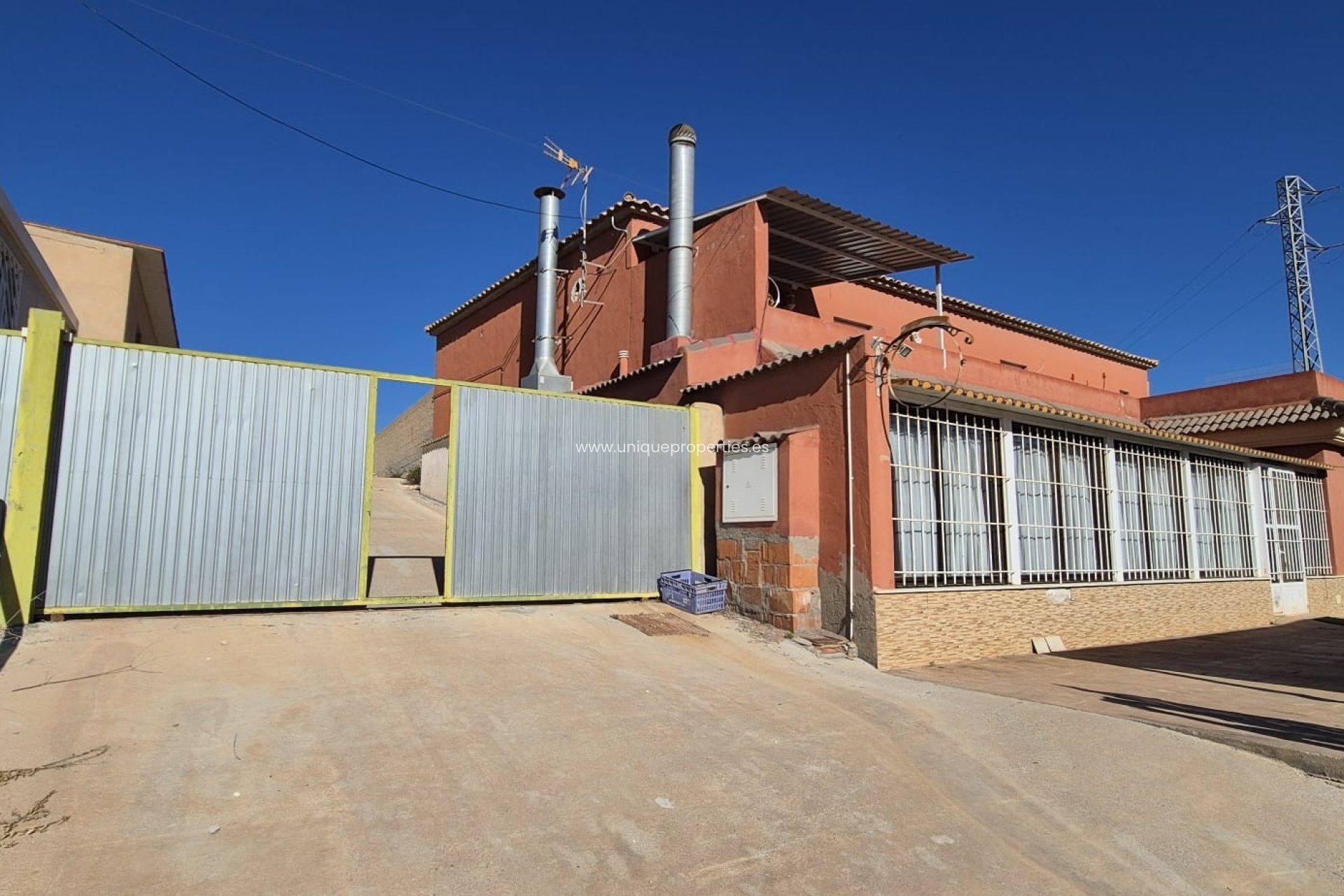 Reventa - Commercial Property -
Albox