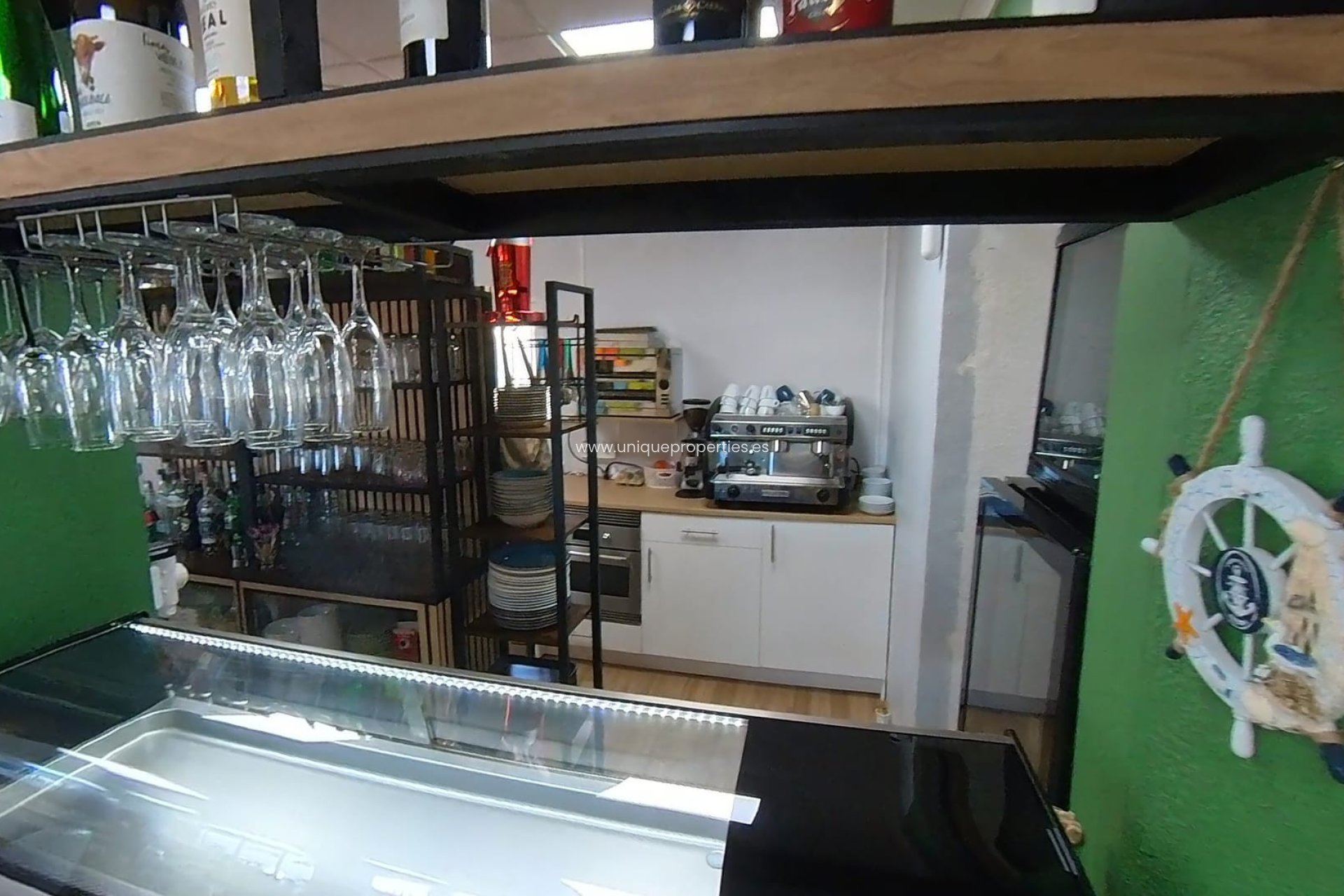 Reventa - Commercial Property -
Torrevieja - Puerto