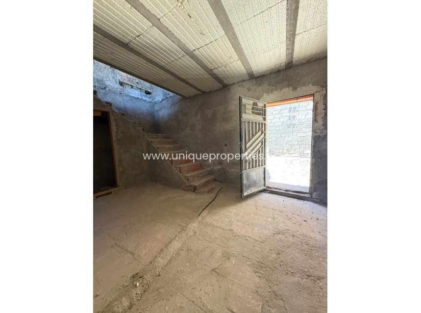 Reventa - Cortijo -
Albox