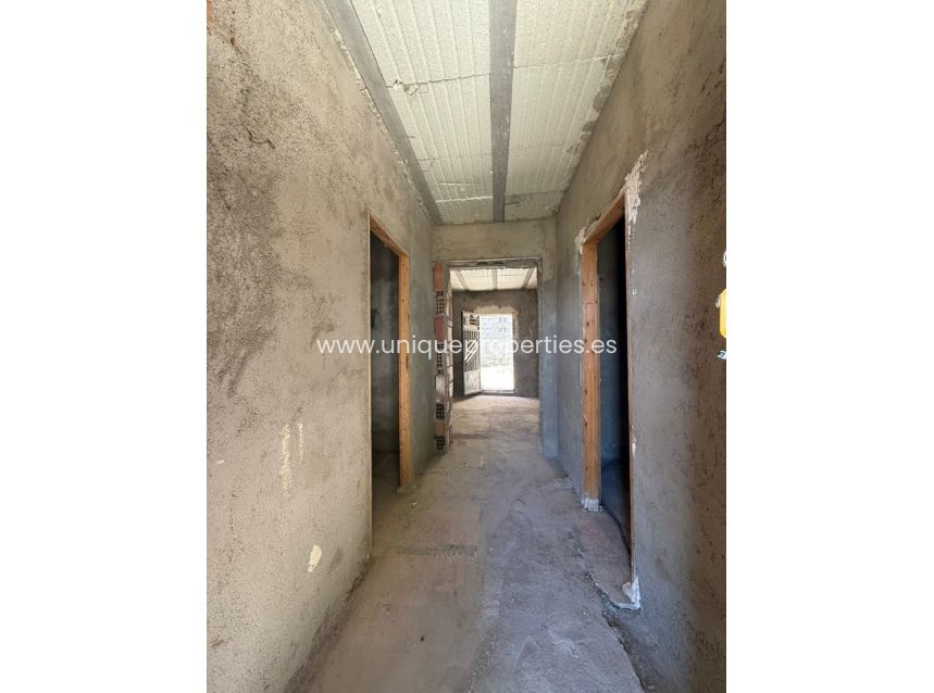 Reventa - Cortijo -
Albox