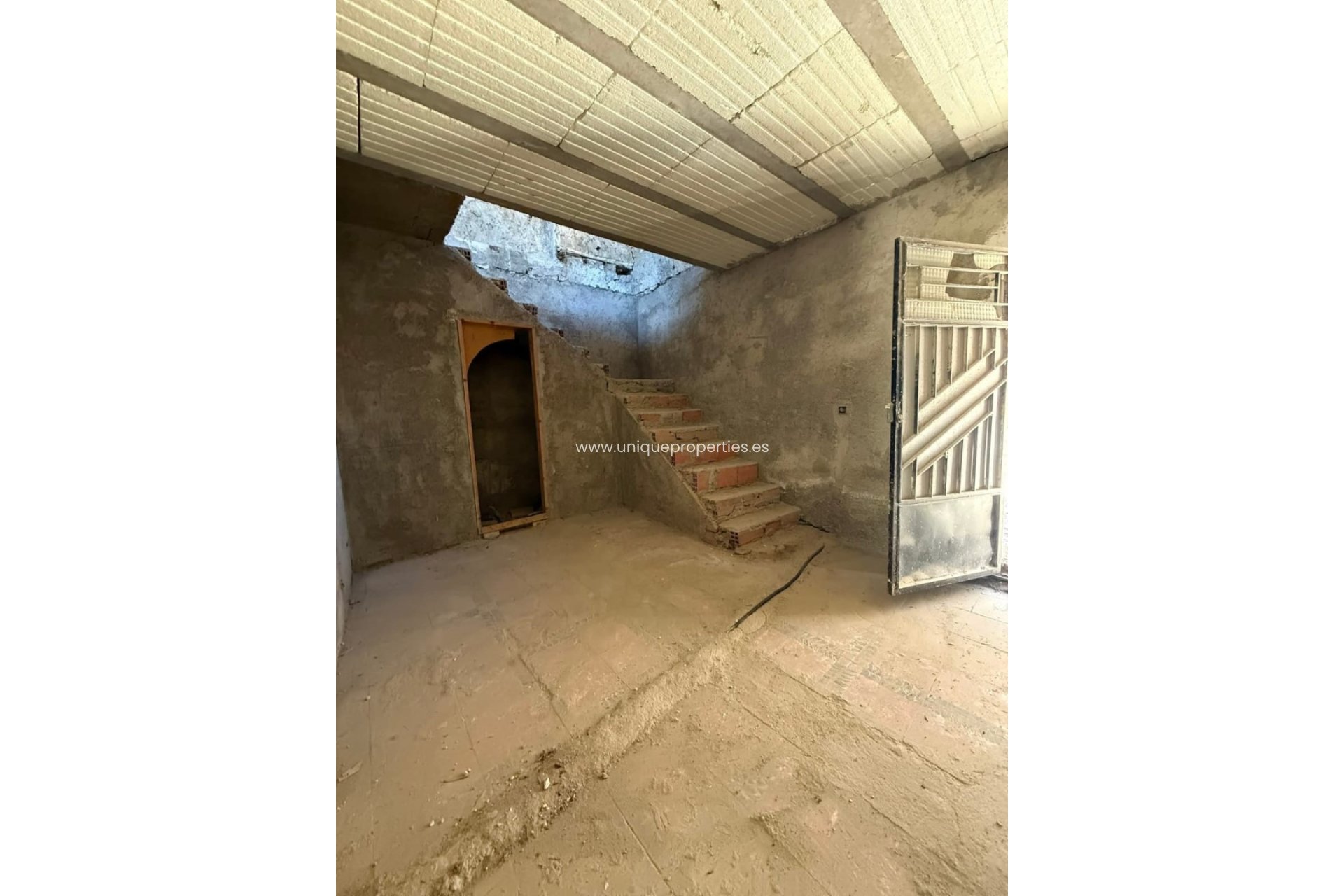 Reventa - Cortijo -
Albox