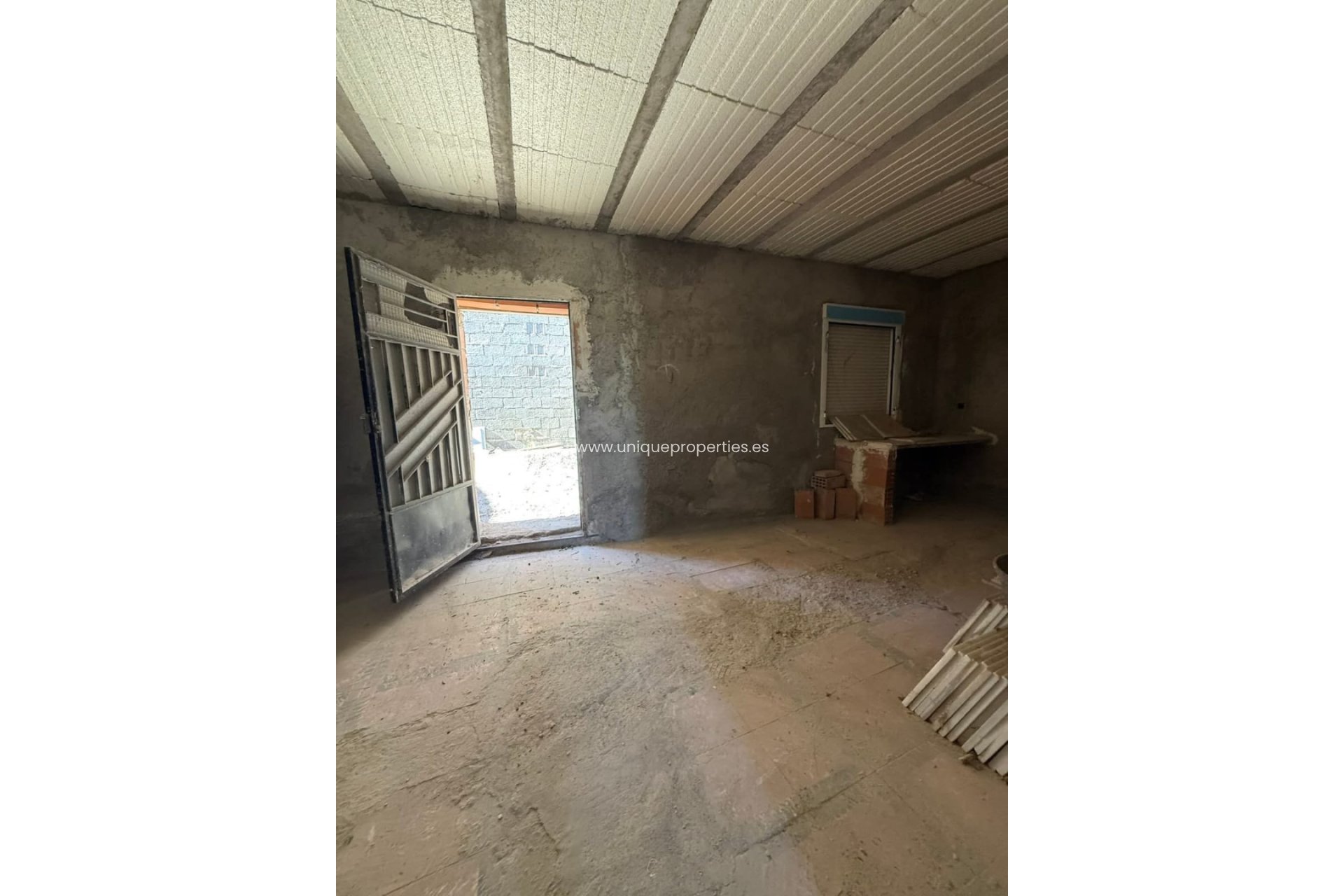 Reventa - Cortijo -
Albox