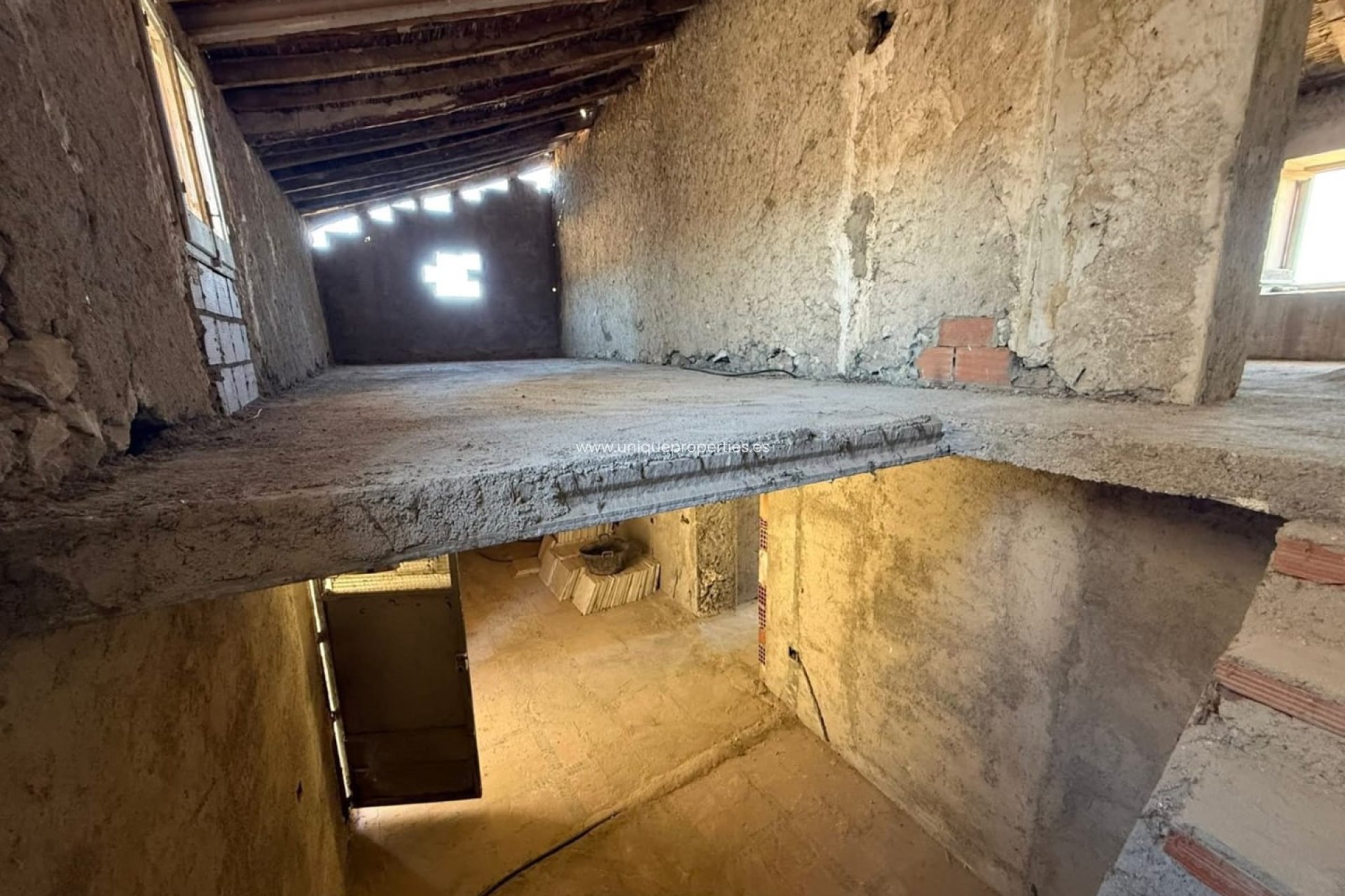 Reventa - Cortijo -
Albox