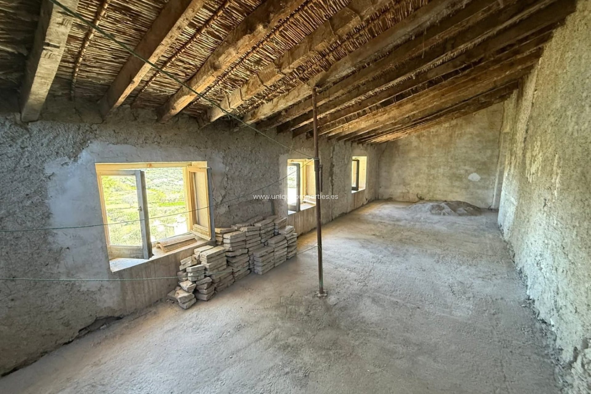 Reventa - Cortijo -
Albox