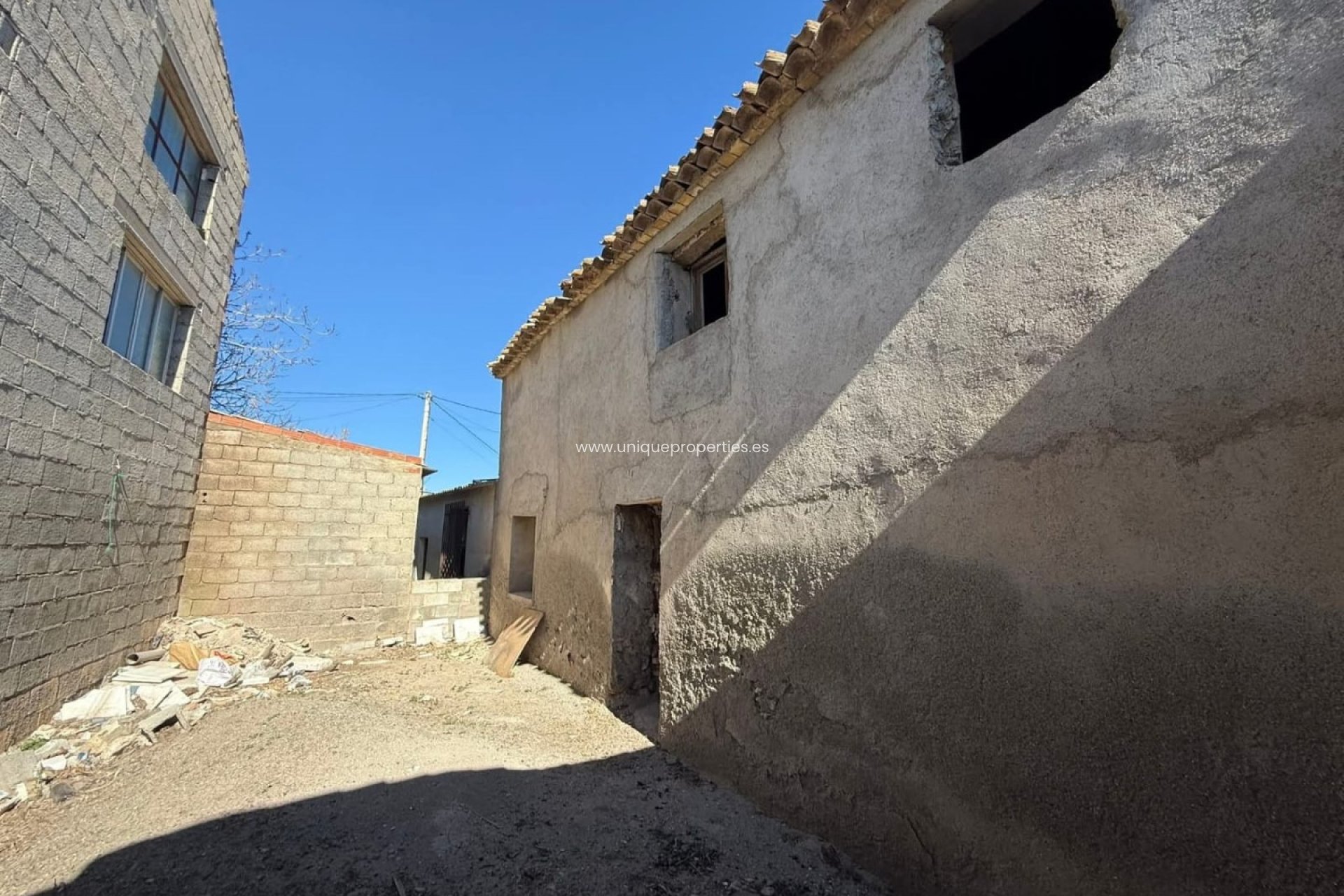 Reventa - Cortijo -
Albox