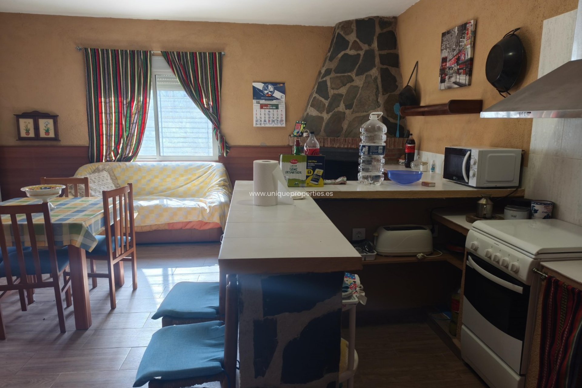 Reventa - Cortijo -
Baza