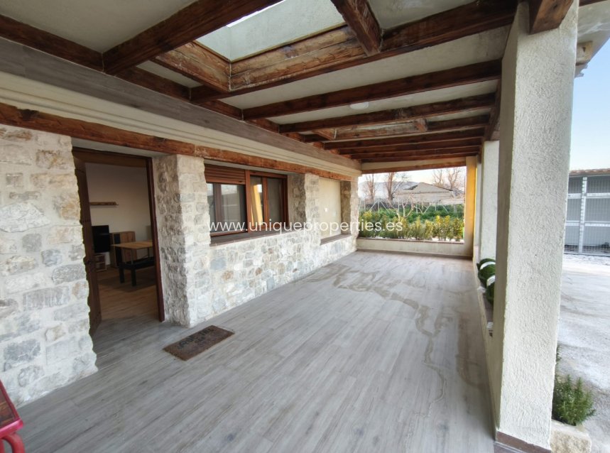 Reventa - Cortijo -
Baza