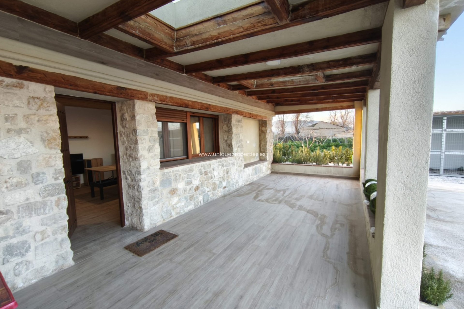 Reventa - Cortijo -
Baza